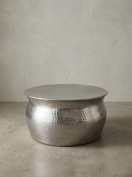 Tavolino da salotto 60x30,5x60 cm in alluminio argento Tavolino orientale rotondo, Tavolino da salotto in metallo martellato piatto, Tavolino da salotto di design moderno, Tavolino da salotto indiano piccolo