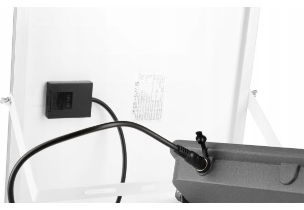 Proiettore solare dimmerabile a LED/50W/3,2V 5000K 6000 mAh IP65 nero + telecomando