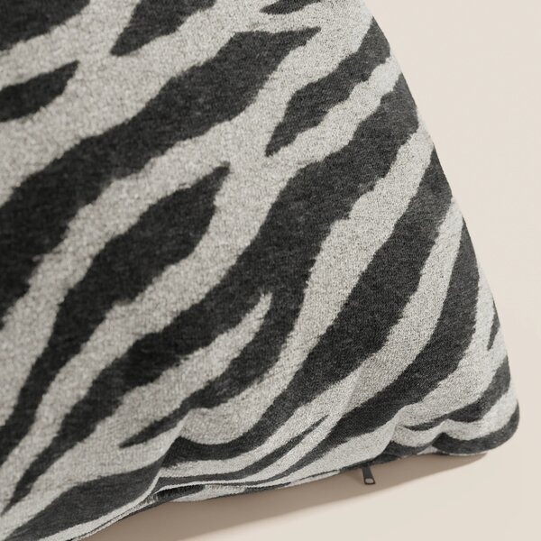 Wild cuscino in collezione Wild in microfibra impermeabile zebra