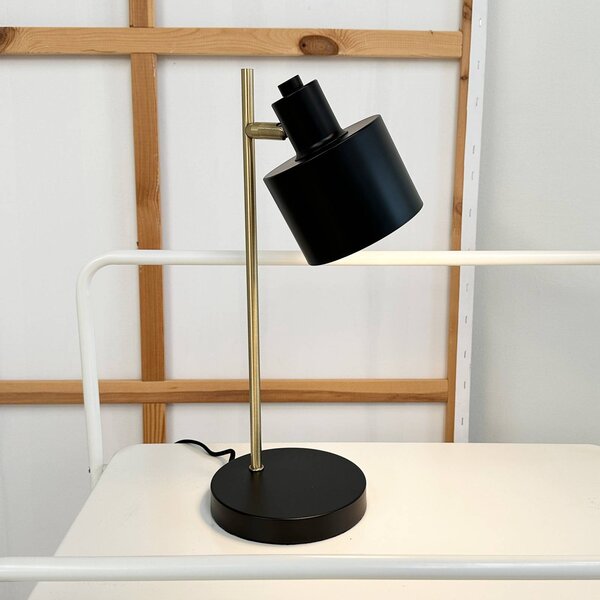 Dyberg Larsen Lampada da tavolo Ocean, nero/ottone, 43 cm Ocean, Nero, Soggiorno / Sala da pranzo, Metallo, Scandinavo, Lampada da tavolo