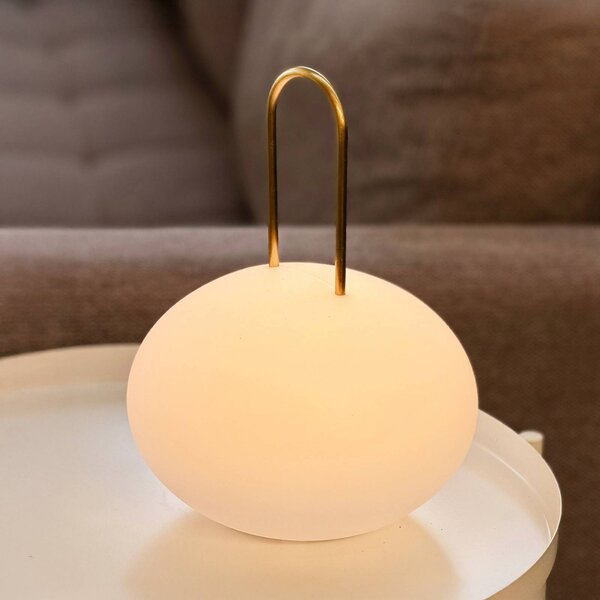 Dyberg Larsen Lanterna a LED ricaricabile Ellipse, bianco/ottone, IP44 dimmerabile, Bianco / Opale, Plastica, Moderno