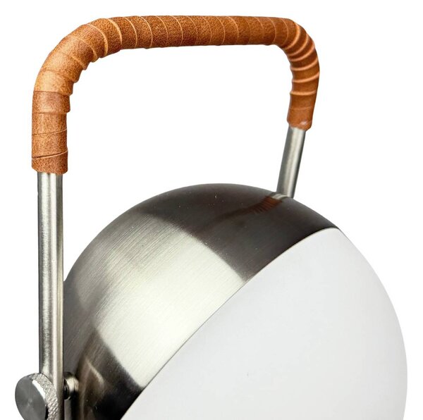 Dyberg Larsen Lampada da tavolo a LED ricaricabile Mova, marrone, IP44 dimmerabile, Cromo / Argento, Soggiorno / Sala da pranzo, Metallo, Scandinavo