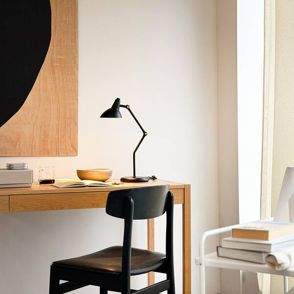 Dyberg Larsen Lampada da scrivania Vela, Nero, Soggiorno / Sala da pranzo, Metallo, Scandinavo, Lampada da tavolo