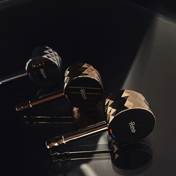 Rubinetto da incasso Rea Lungo Diamond Gold + BOX