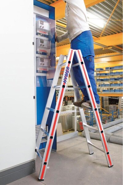Scala a pioli Hymer, accesso bilaterale, 2x6 pioli, altezza verticale 1,70 m, altezza di sbraccio 3,00 m, peso 6,1 kg