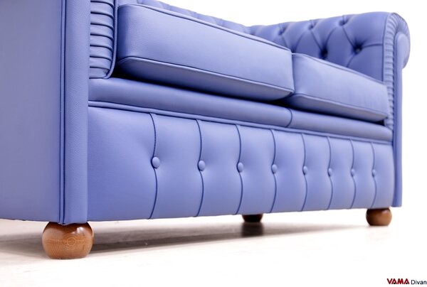 Divano Chesterfield 2 posti in pelle blu zaffiro opaco