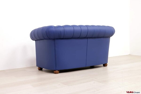 Divano Chesterfield 2 posti in pelle blu zaffiro opaco