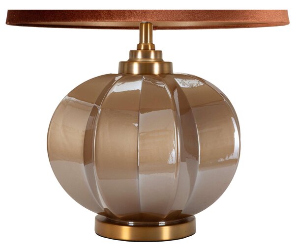 La Lampada da Tavolo PRAGA � un'elegante fusione di stile classico e moderno Dimensioni �40,5x h 57 cm Lampada E-27 base sferica in vetro