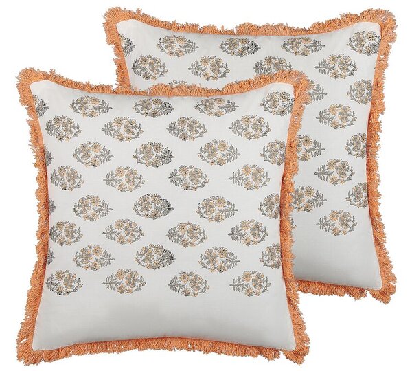 Set di 2 cuscini decorativi bianchi e arancioni cotone 45 x 45 cm motivo floreale nappe fatto a mano rivestimento sfoderabile con imbottitura boho style Beliani