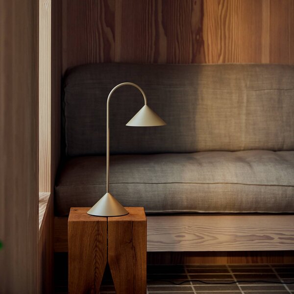 FRANDSEN Lampada da tavolo LED ricaricabile Grasp, grigio sabbia, altezza 47 cm dimmerabile, Alluminio / Grigio / Zincato, Metallo, Design