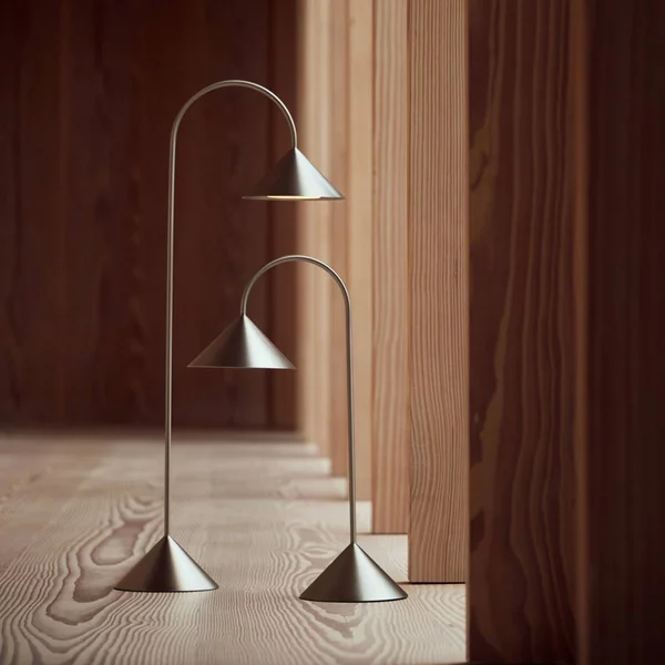 FRANDSEN Lampada LED da pavimento ricaricabile Grasp, acciaio inossidabile, dimmerabile, Alluminio / Grigio / Zincato, Acciaio Inox, Design