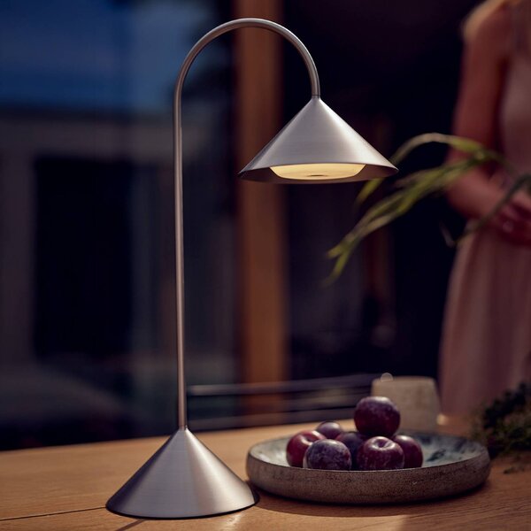FRANDSEN Lampada da tavolo LED ricaricabile Grasp, acciaio inossidabile, dimmerabile, Alluminio / Grigio / Zincato, Acciaio Inox, Design