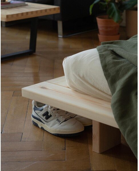 Letto singolo di colore naturale in pino massiccio con rete inclusa 120x200 cm Japan – Karup Design