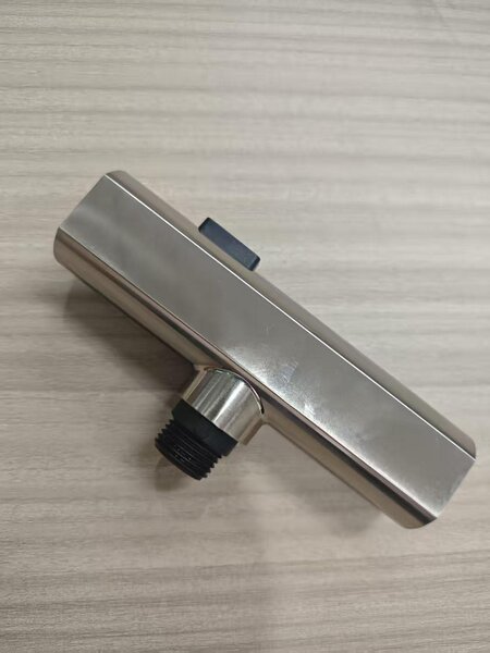 Accessorio per rubinetto da cucina a cascata, finitura in nichel spazzolato