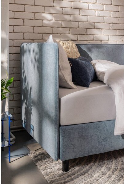 Letto singolo imbottito blu con contenitore con materasso incluso 120x200 cm Avela – Bonami Selection