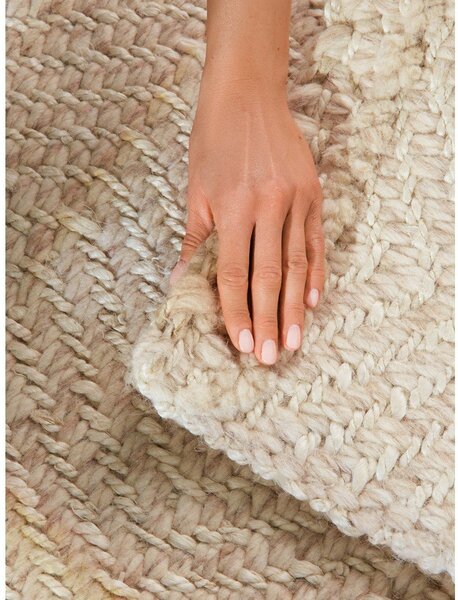 Tappeto color crema e avorio in misto lana tessuto a mano 200x290 cm Majoli – Elle Decoration