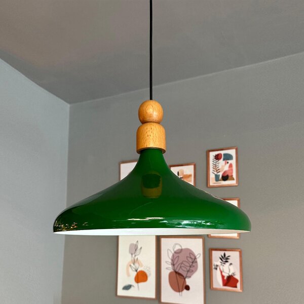 Lampadario singolo verde, luce a sospensione spessa fatta di perline di legno