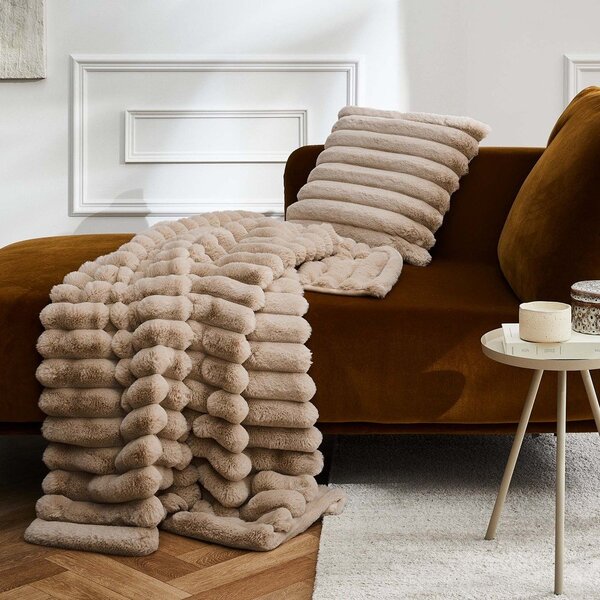 Coperta marrone chiaro in micropile 180x220 cm Boudoir – douceur d'intérieur