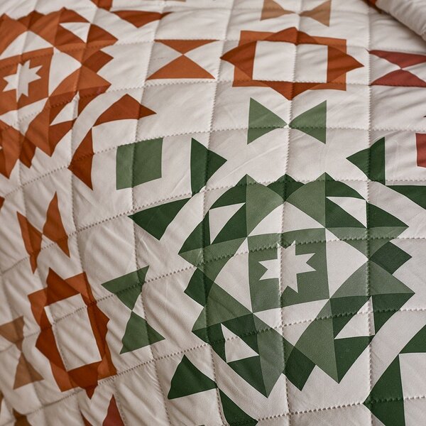 Copriletto beige con rivestimento trapuntato 220x230 cm Autumn Patchwork Geo – Catherine Lansfield