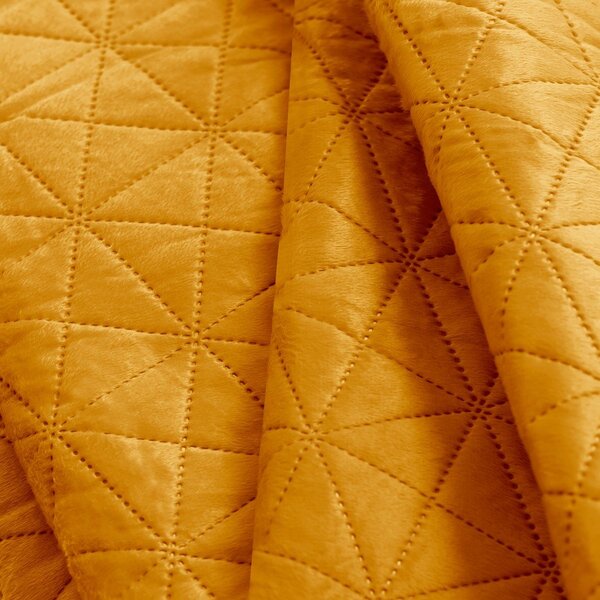 Copriletto giallo in velluto con rivestimento trapuntato 220x240 cm Laila – Restilo