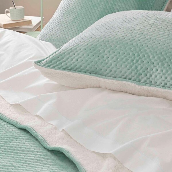 Set con copriletto e federa verde in sherpa con rivestimento trapuntato 240x220 cm Mylene – douceur d'intérieur