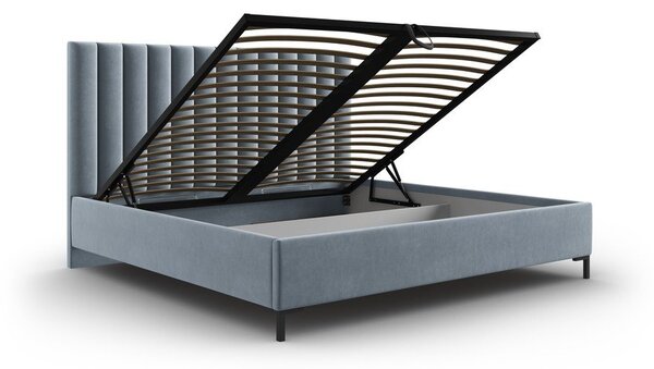 Letto matrimoniale imbottito blu chiaro con contenitore con griglia 160x200 cm Casey - Mazzini Beds