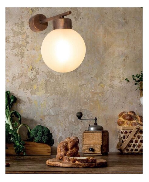 APPLIQUE IN OTTONE INVECCHIATO CON SFERA IN VETRO PIREX BIANCO RUSTICA MADE IN ITALY DELLA IMAS