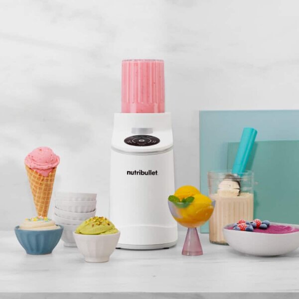 NutriBullet Macchina per Gelato Gelatiera per Frullati/Sorbetto/Smoothie/Frozen Yogurt/Ice Cream Capacit 0.45 Litri Potenza 500 Watt colore Bianco