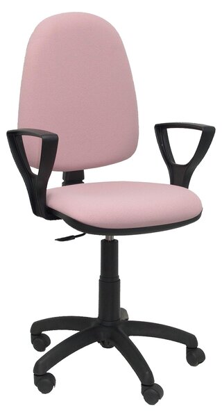 Una sedia da ufficio, color rosa chiaro