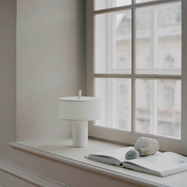 Lampade da tavolo New Works, Margin, dimmerabile, Bianco, Soggiorno, Tessuto / Tessile, Scandinavo