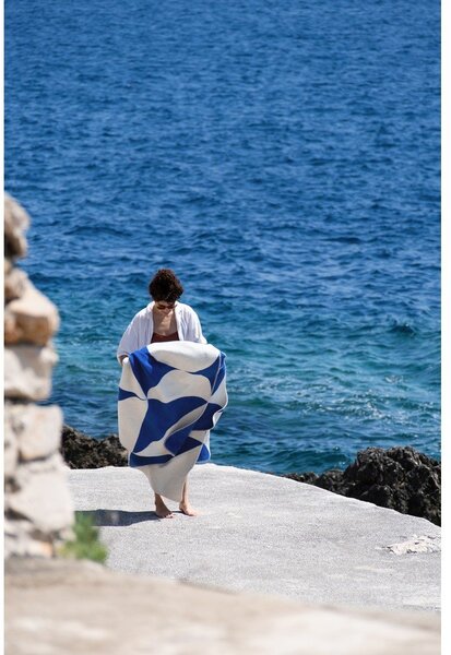 Coperta blu/color crema 150x200 cm Tul – noo.ma