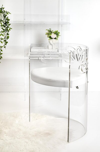 Poltroncina In Plexigass con schienale lavorato al Laser decori Moreschi Dimensioni 53x45x h 50/85 cm cuscino in Ecopelle PORTATA MAX 120 KG