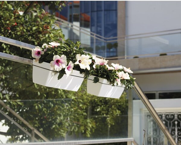Fioriera sospesa autoinnaffiante in plastica riciclata da 50 cm Capri - Artevasi