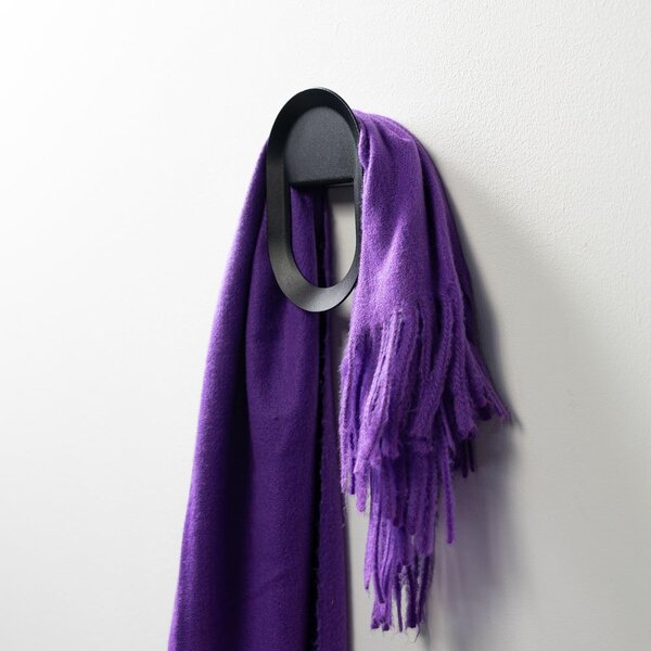 Gancio da parete nero in acciaio Coucou – Spinder Design