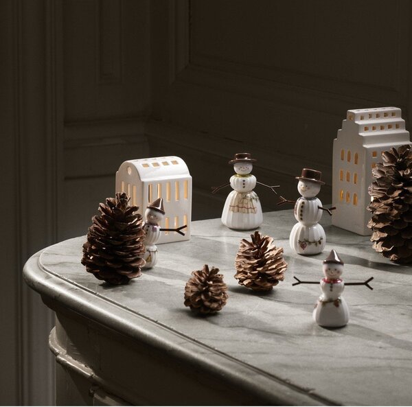 Statuetta natalizia in porcellana (altezza totale 9 cm) Hammershøi Snowwife – Kähler Design