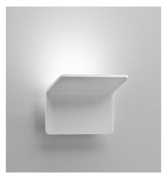 907 APPLIQUE IN ALLUMINIO VERNICIATO DI BIANCO A LED INTEGRATO DA 12W