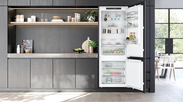 Siemens Frigorifero da Incasso Combinato Capacit 383 Litri Classe energetica E Raffreddamento No Frost colore Bianco - KB96NVFE0 iQ300