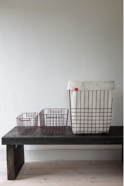 Cesta per il bucato burgundy in metallo 64 l Store-It – Mette Ditmer Denmark