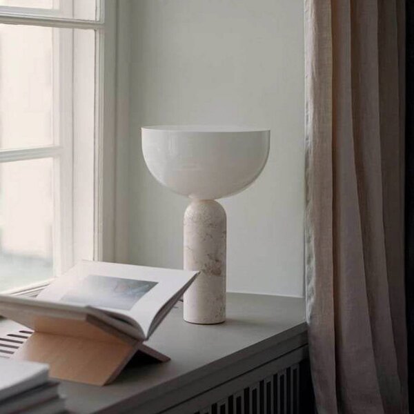 New Works Lampada da tavolo Kizu, Crema / Ambra, Soggiorno / Sala da pranzo, Pietra, Design, Lampada da tavolo