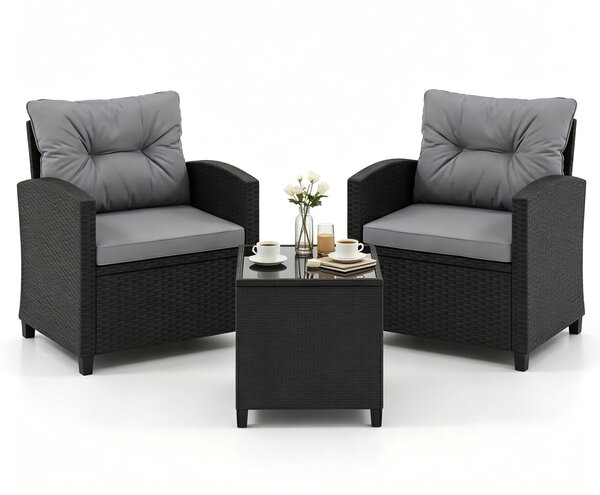 Set da giardino in rattan KOMFOTTEU, composto da 3 pezzi, ideale per terrazzi, balconi e piscine. Include un set di mobili da esterno con tavolo in vetro temperato e 2 poltrone con braccioli. Cuscini grigi inclusi