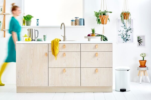 Bidone in acciaio bianco da 20 l NewIcon - Brabantia