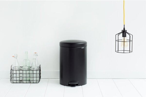 Cestino per la spazzatura nero opaco in acciaio con pedale 20 l NewIcon – Brabantia