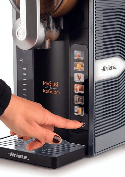 Ariete OUTLET - Macchina per Gelato Gelatiera Capacit Serbatoio 2,6 Litri Potenza 200 Watt Macchina per granite, gelati e frozen drink colore Nero