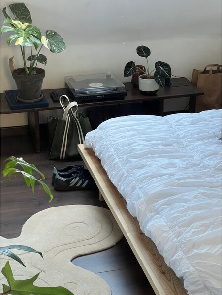 Letto singolo di colore naturale in pino massiccio con rete inclusa 120x200 cm Japan – Karup Design