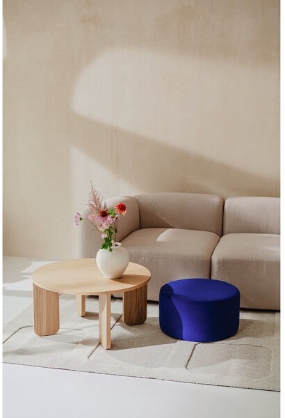 Poggiapiedi blu con rivestimento in lana Folk – noo.ma