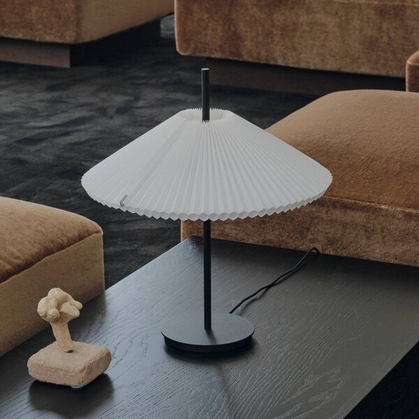 New Works Lampada da tavolo Nebra, Nero, Soggiorno / Sala da pranzo, Metallo, Design, Lampada da tavolo