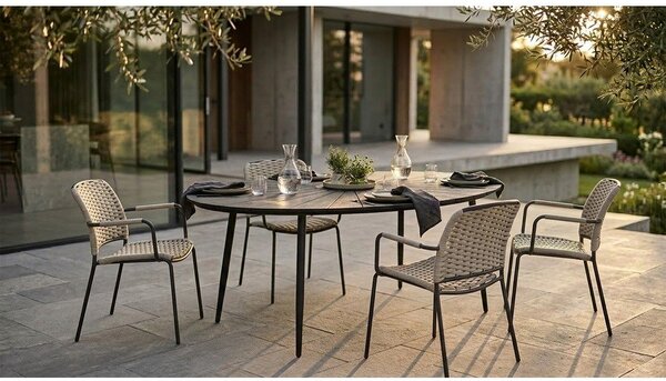 Tavolo da giardino nero con piano in legno d'arte, 190 x 115 cm Marienlist - Bonami Selection