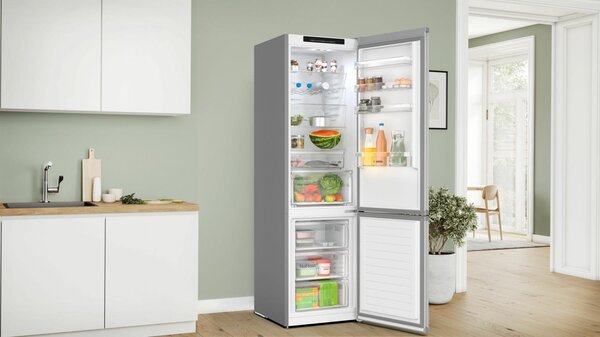 Bosch Frigorifero Combinato Capacit 363 Litri Classe energetica B Raffreddamento Total No Frost colore Acciaio Inox - KGN392LBF Serie 4