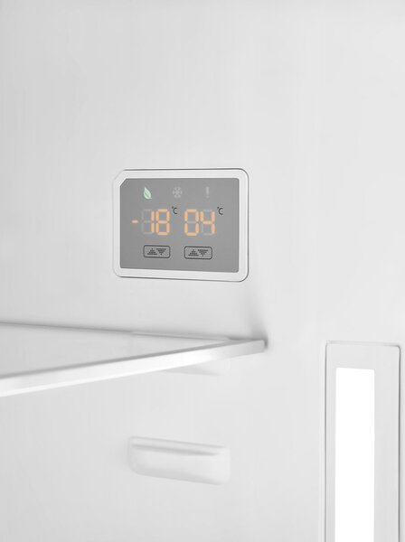 Smeg Frigorifero Combinato Capacit 481 Litri Classe energetica D Raffreddamento No Frost colore Crema - FA8005LPO6