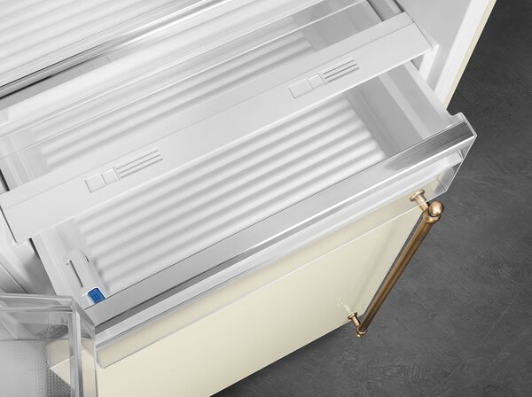 Smeg Frigorifero Combinato Capacit 481 Litri Classe energetica D Raffreddamento No Frost colore Crema - FA8005LPO6